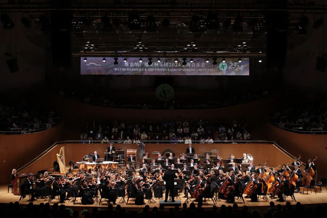 《塞维利亚的理发师》华丽谢幕,经典947见证第39届"上海之春"精彩瞬间