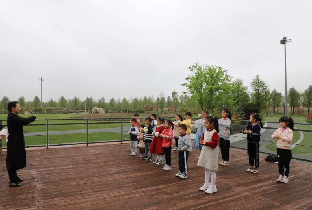 "齐贤修身"达人,东华大学附属致远高级中学退休语文高级教师张红鹰