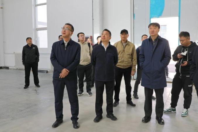 中国工程院院士赫晓东就哈工大前沿科研成果在康保实现产业孵化率团