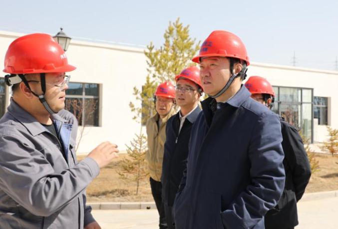 中国工程院院士赫晓东就哈工大前沿科研成果在康保实现产业孵化率团