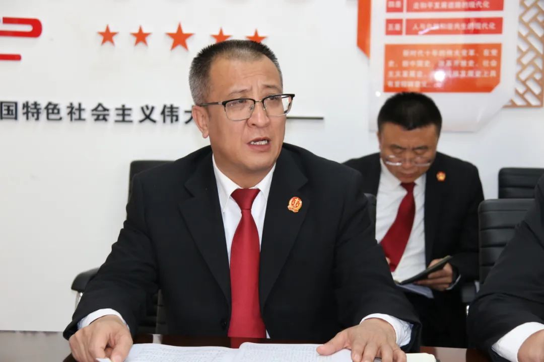 会上,党组成员,副院长王宏组织执行干警学习了《延安市中级人民法院
