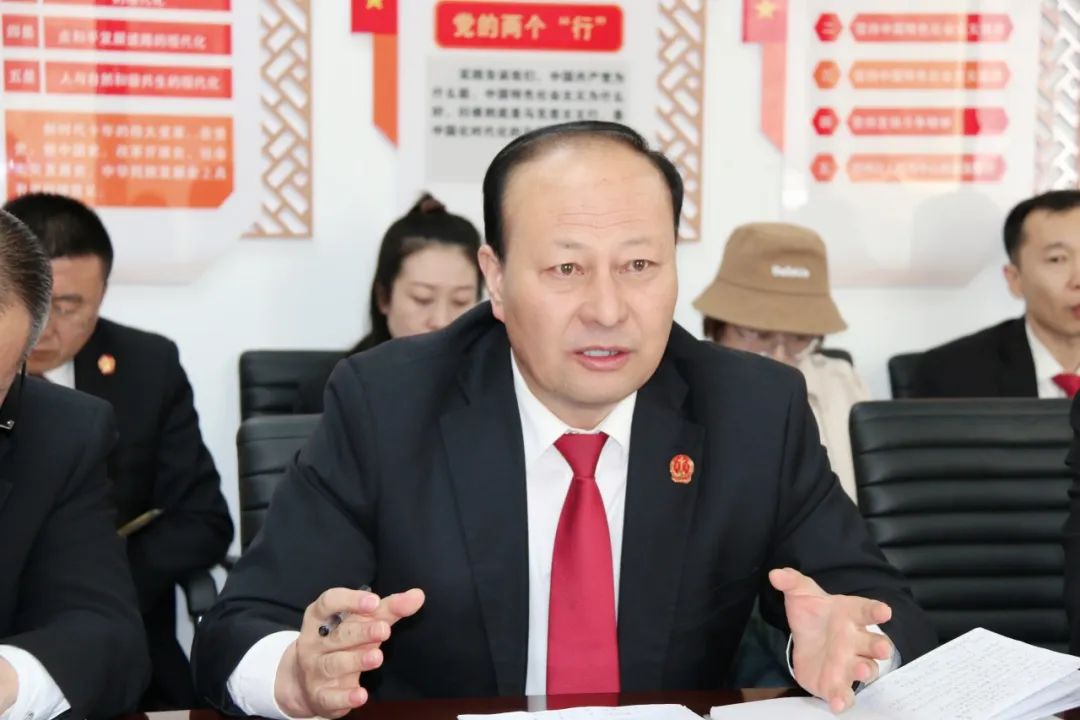 会上,党组成员,副院长王宏组织执行干警学习了《延安市中级人民法院