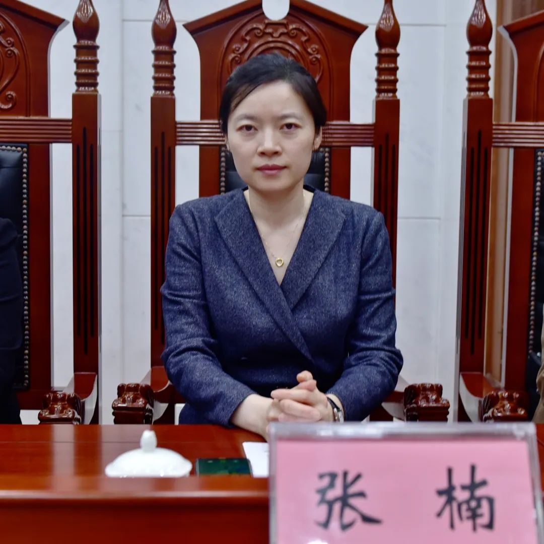 徐州市中级人民法院审判委员会委员黄桂晗,云龙区政府副区长张楠