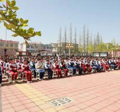 在活动中,牟平法院少年法庭负责人吕圆圆围绕《中华人民共和国民法典