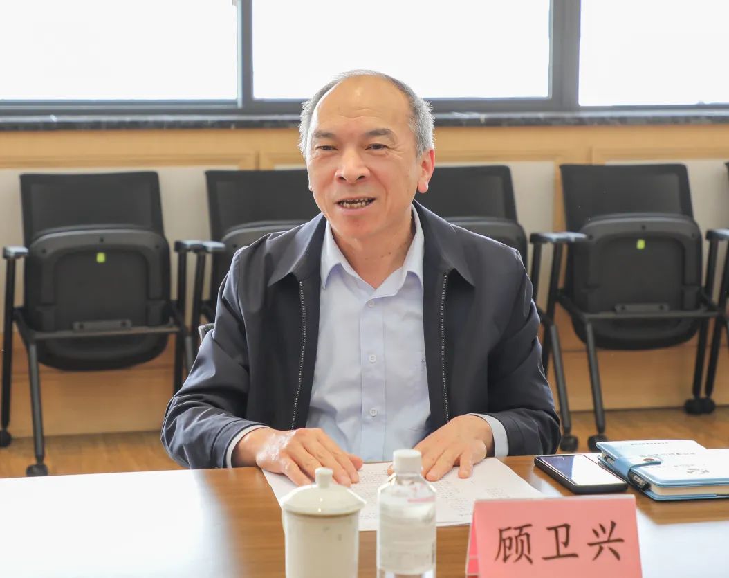 公安奉贤分局副局长王剑汇报知识产权犯罪打防的相关工作情况.