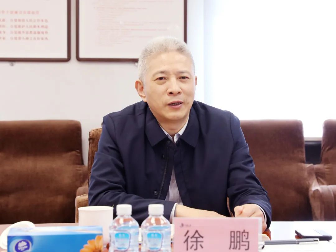 4月16日,集团公司党委书记,董事长徐鹏会见中国重型机械工业协会常务