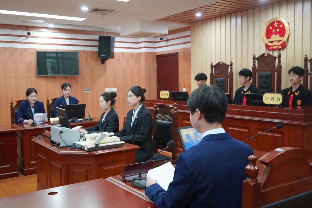 民事审判法庭座位图图片