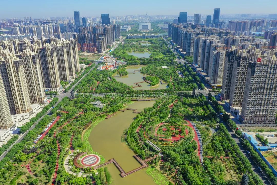 龙门老桥(二胡高手 摄)开元湖健康主题公园湖畔春景(赵万方 摄)隋唐城