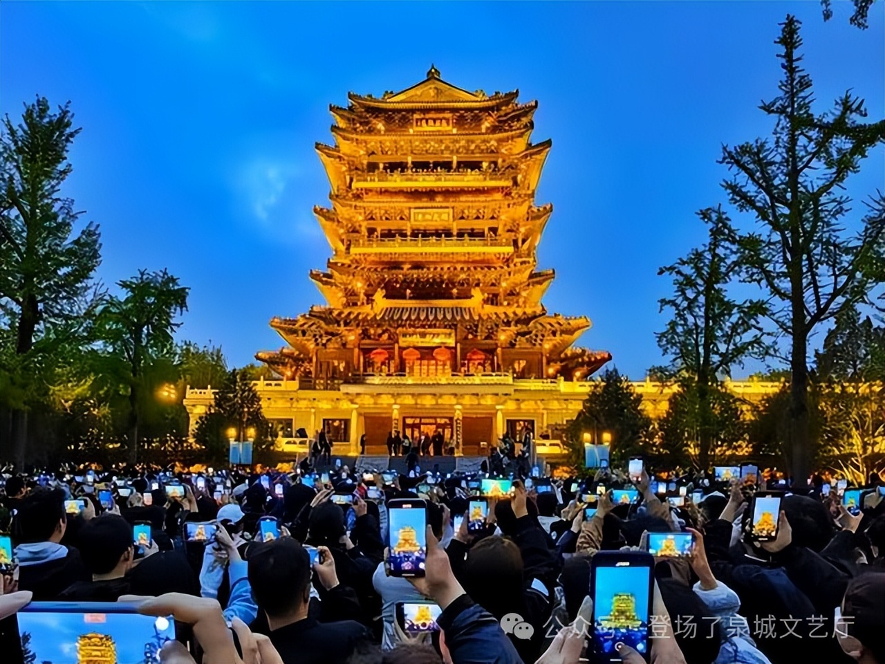 5千佛山风景区,属于国家4a级旅游景点,是济南三大名胜之一,以虞舜文化