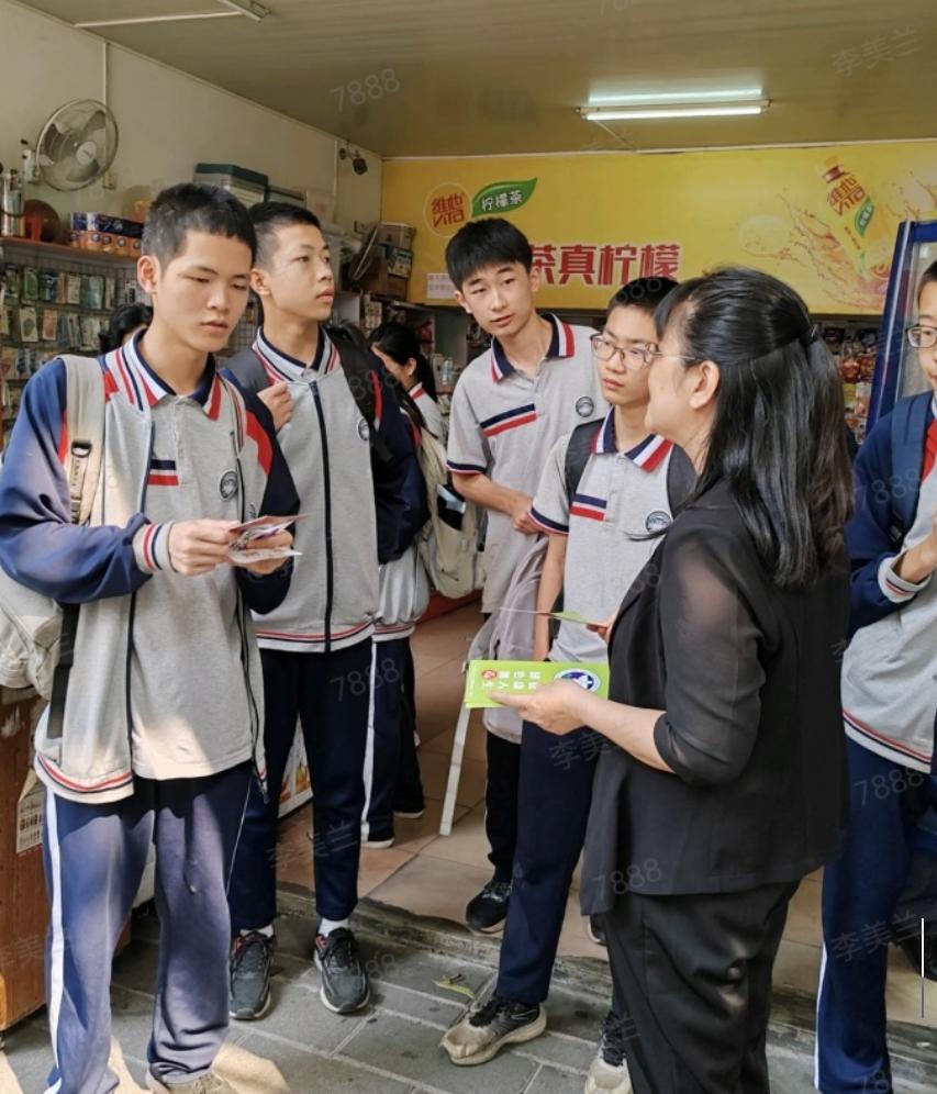 重拳出击!白沙街联合多部门开展校园周边烟草市场专项整治行动