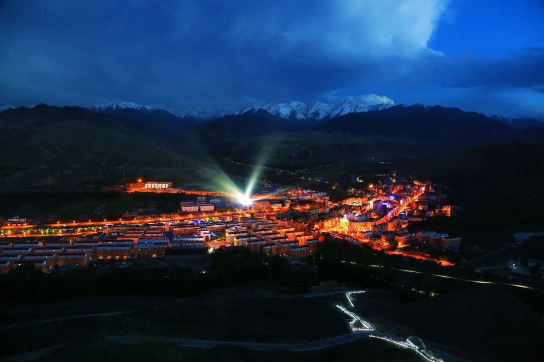 【庆祝肃南裕固族自治县成立70周年】肃南:扮靓城市"颜值"为自治县70