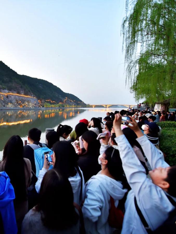 龙门的夜!oh yeah!