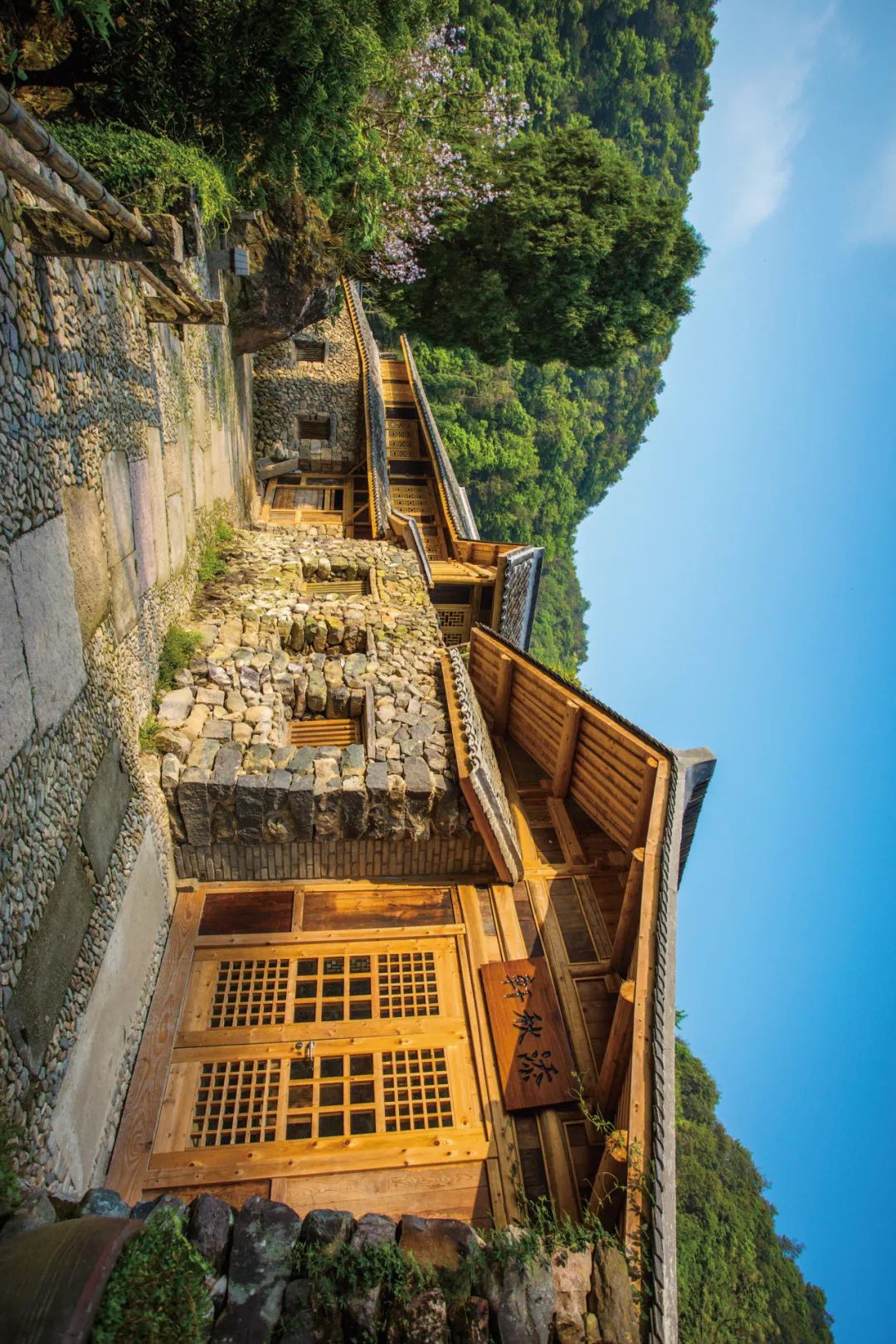 黄岩模具小镇赴约一场浪漫的工业风约会在阳光四溢的台州梦创园宁静的