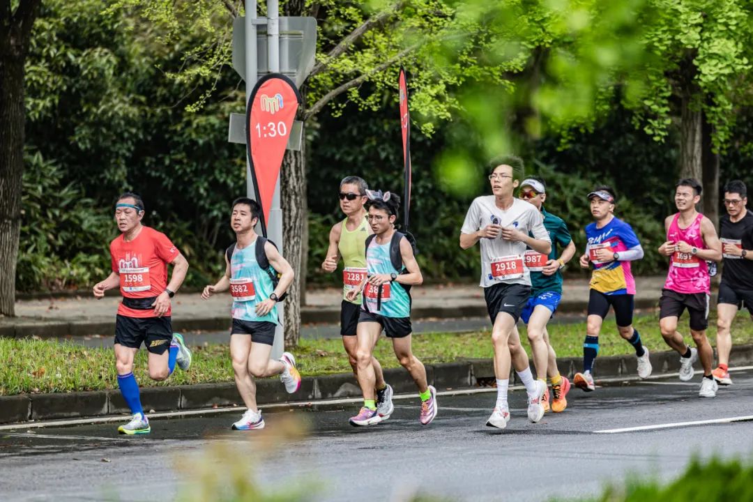 2024上海马桥国际半程马拉松赛开跑,一波美图来袭