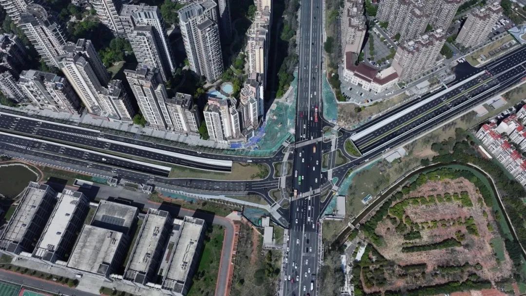 较计划工期提前通车正式开放交通(区界-沈阳路)(含下穿隧道)夔州大道