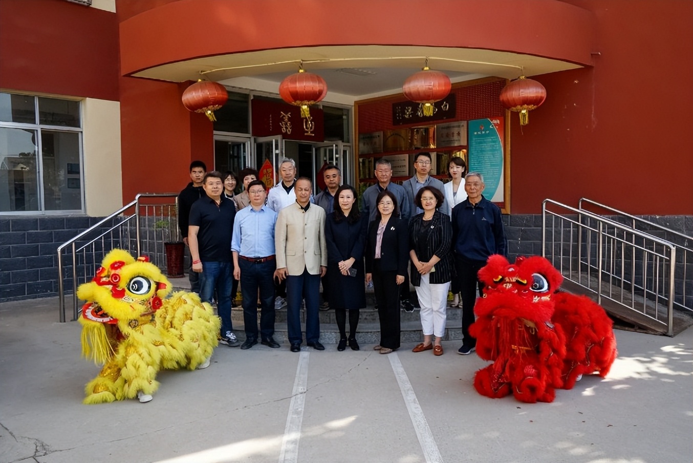 局承办的"中国梦·非遗行"文化传承系列公益活动走进济南市白马山小学