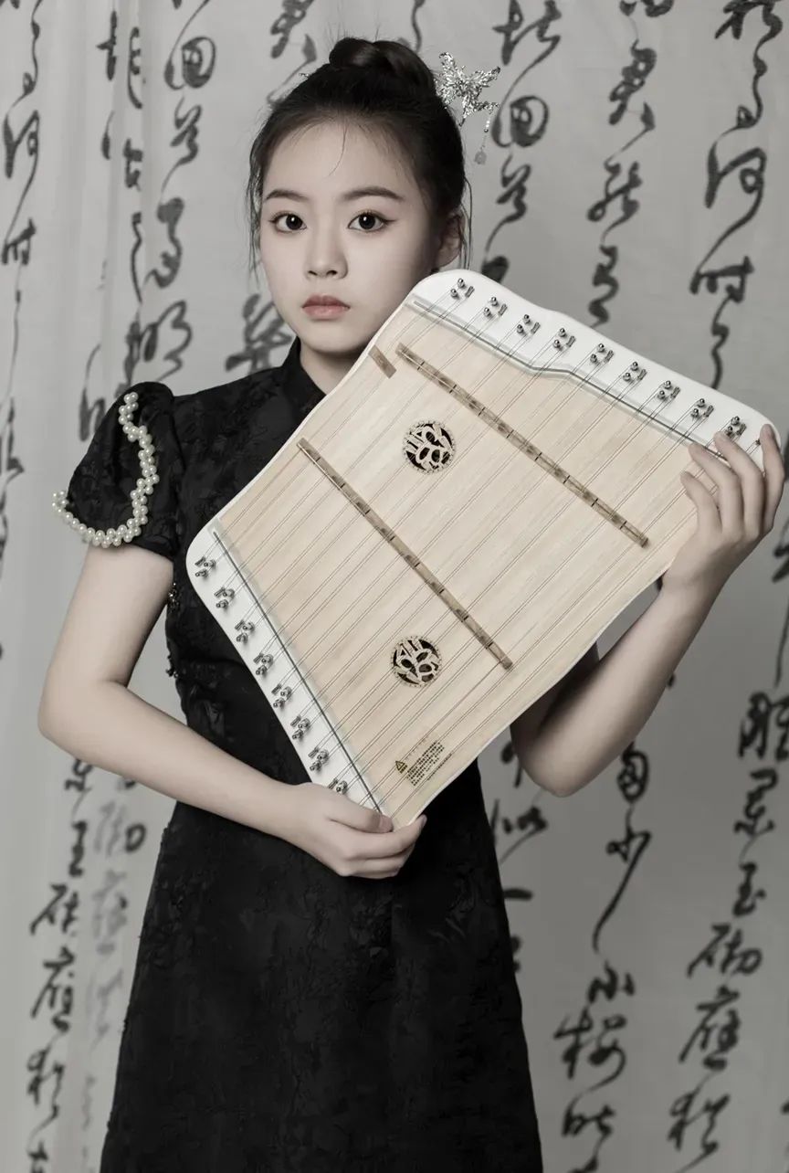 古筝专业教师邓翊群老师,筝演奏家,教育家,作曲家,博士生导师祁瑶教授