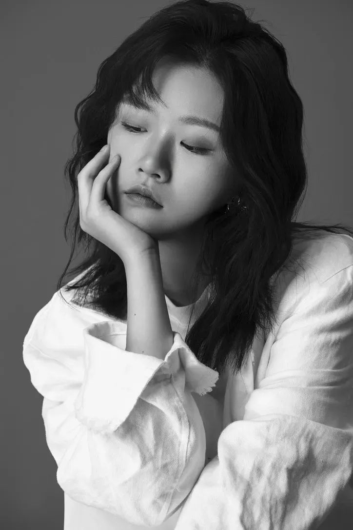 2017年考入浙江艺术学校学习琵琶专业,师从民乐教研室主任赵瑾副教授