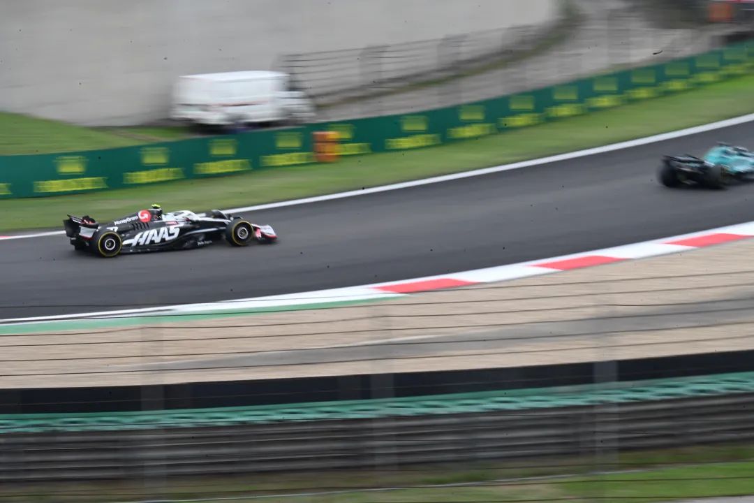f1中国大奖赛排位赛火力十足,红牛车队包揽正赛头排!