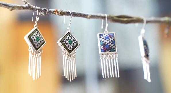 背着娃绣着花 既赚钱又养家—— 剑河县推进苗族锡绣传承创新带动农村