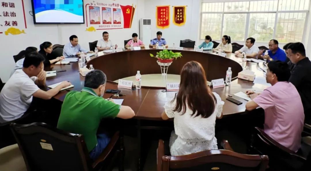 柳江法院开展"情系巾帼·法护幸福"公众开放日活动