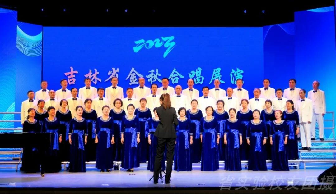 "最春风"合唱团亮相 | 文艺"轻骑兵"用歌声传递正能量