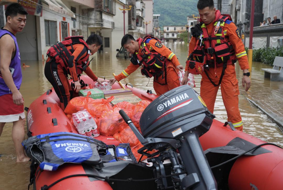 应急响应提级!22日凌晨洪峰将过境清远,救援正在进行