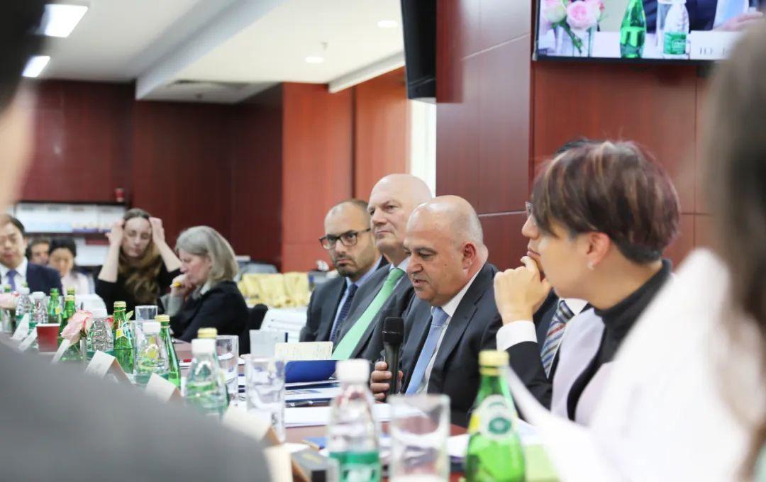 斯洛文尼亚副总理法永在ccg演讲并座谈交流