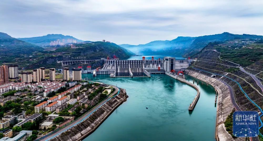 4月20日拍摄的位于云南省昭通市水富市,四川省宜宾市叙州区交界处的