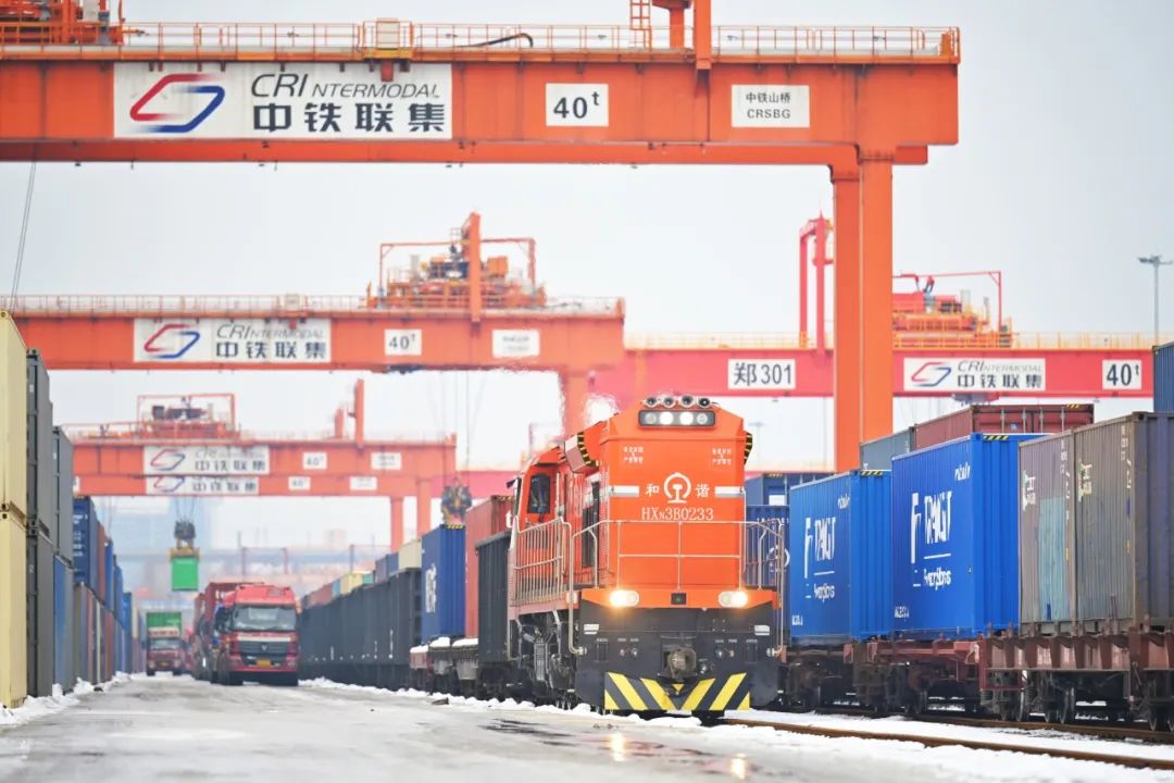 中欧班列一季度累计开行4541列 发送货物49.3万标箱