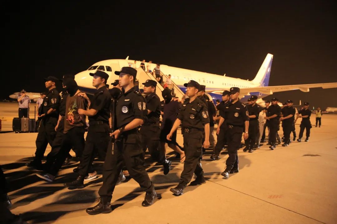 市人大代表视察公安机关构建高质量法治化营商环境工作