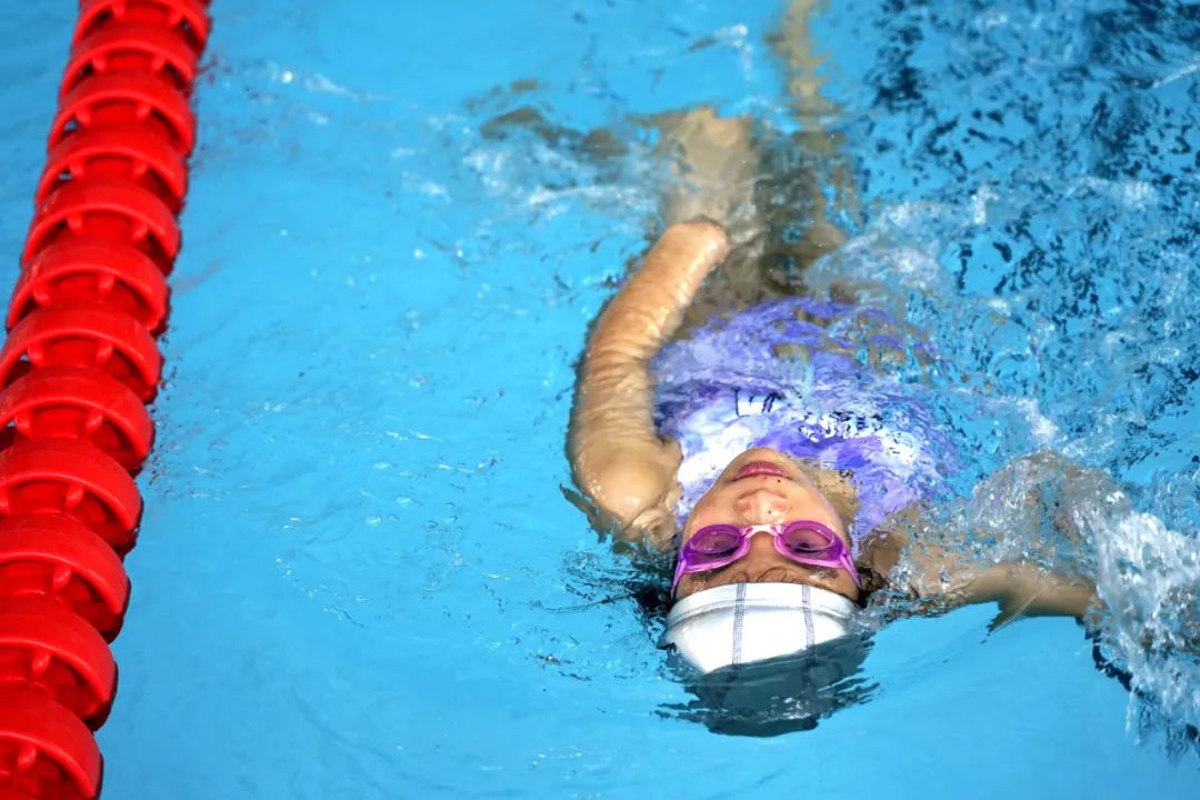校园圈丨奋"泳"争先,度假区实验学校"小飞鱼"展身手