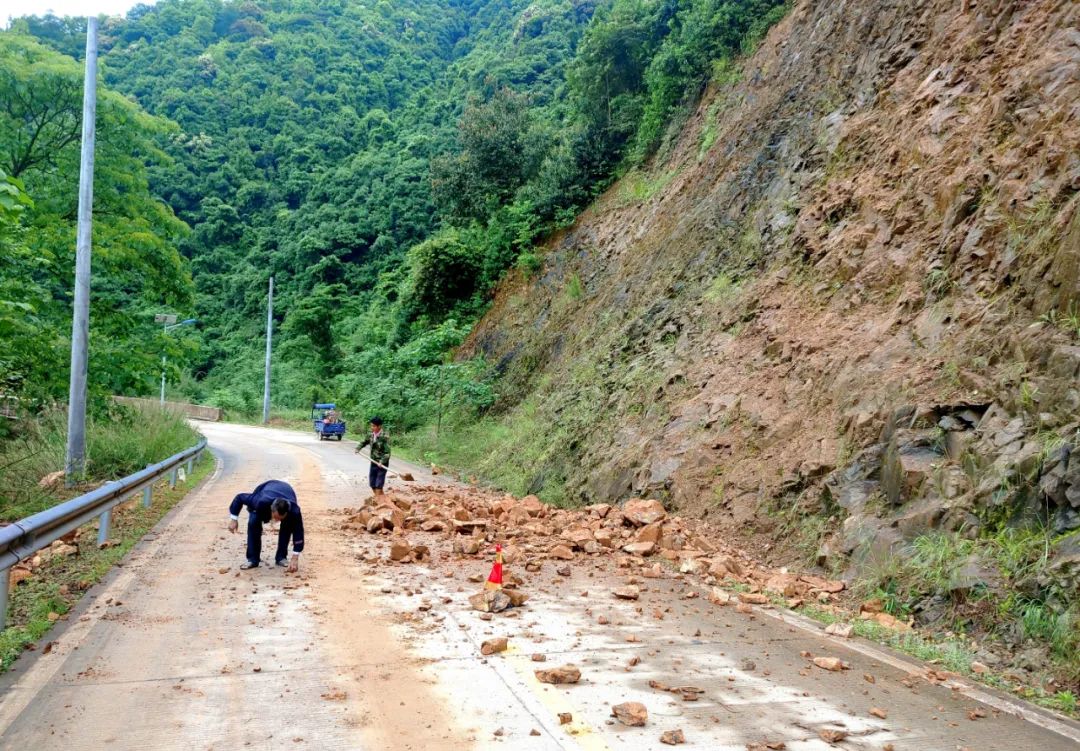 西江镇抓实抓细各项防汛工作,压紧压实镇村两级责任制度,严格执行24