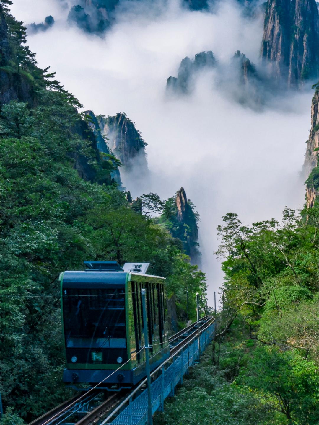 额尔古纳市室韦魅力名镇景区,阿尔山旅游度假区,九城宫旅游度假区等