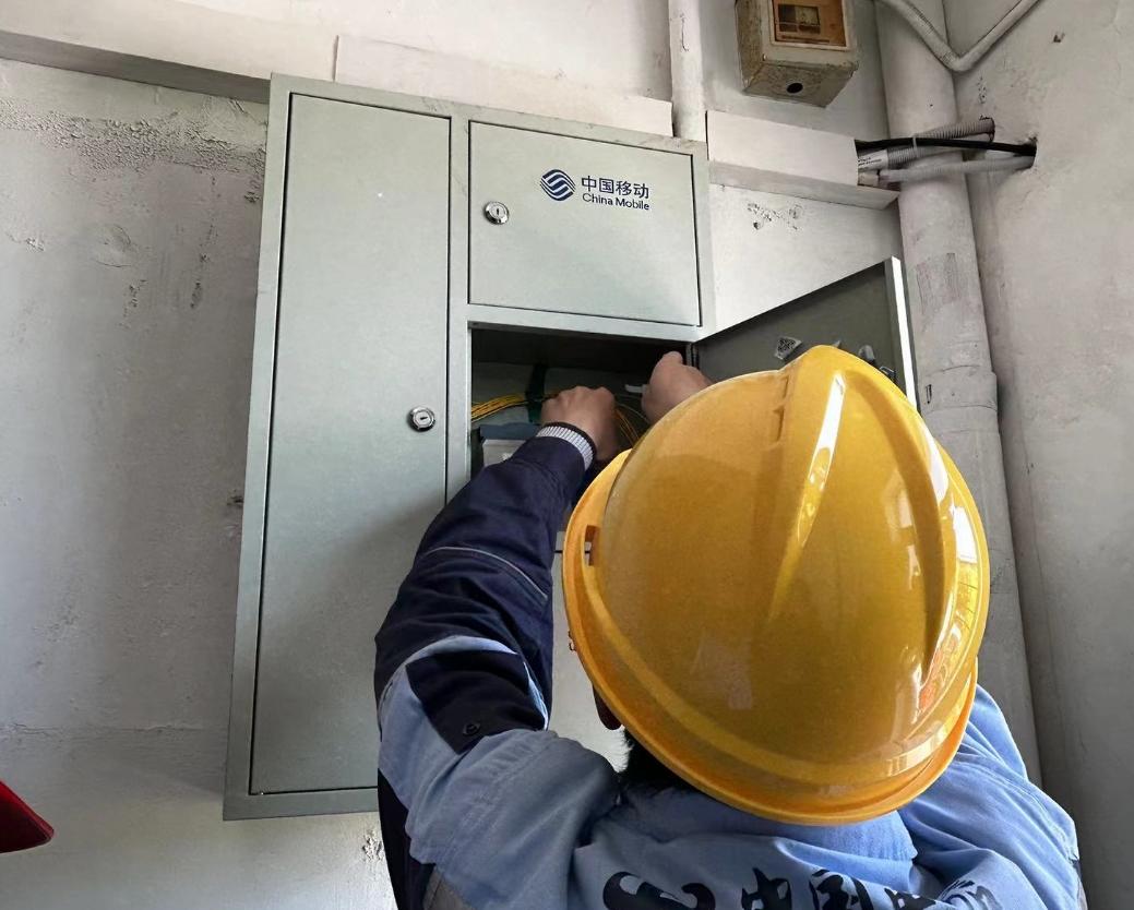 "蜘蛛网"不见了!松江全面推行楼道线缆治理项目