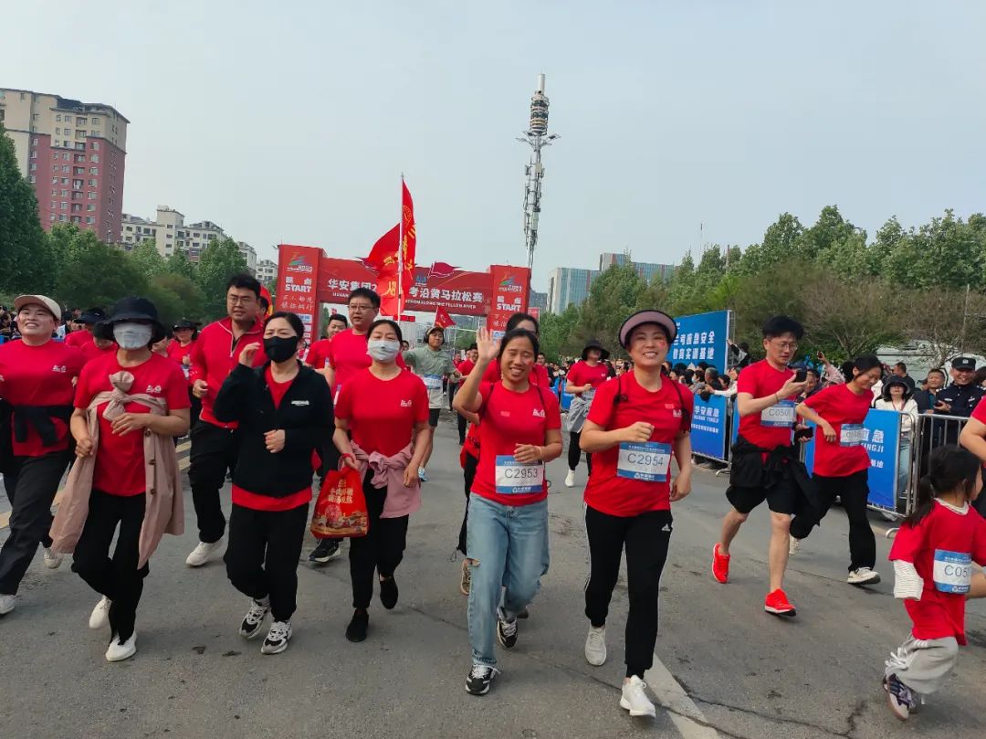 沿黄欢乐跑,奔跑向未来兰考法院参加2024沿黄马拉松欢乐跑活动