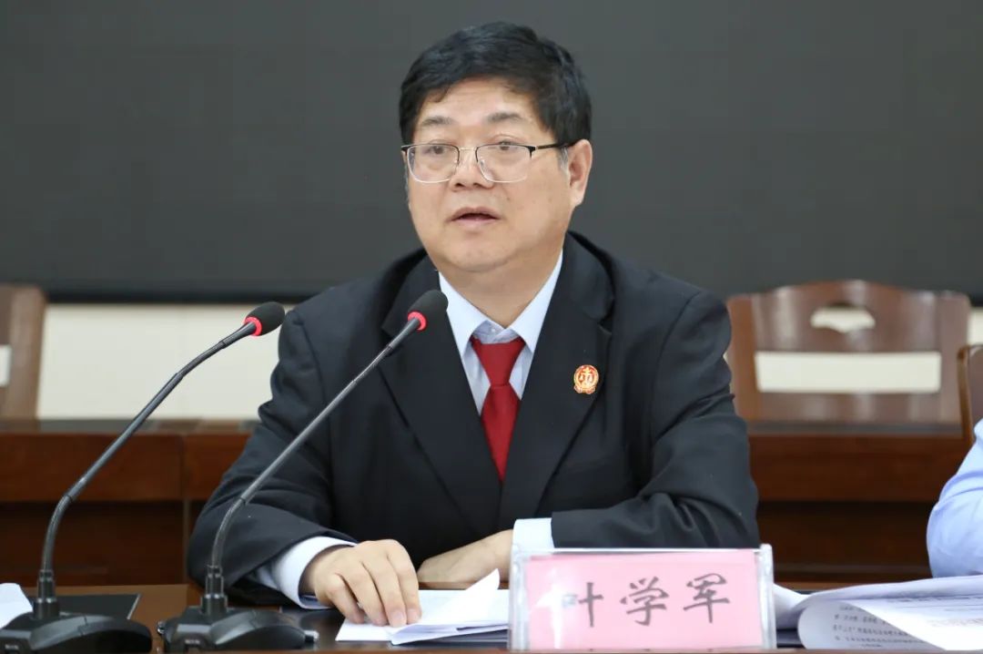 首先,漕河镇党委副书记管浩传达了《蕲春县"无讼村(社区)"创建工作