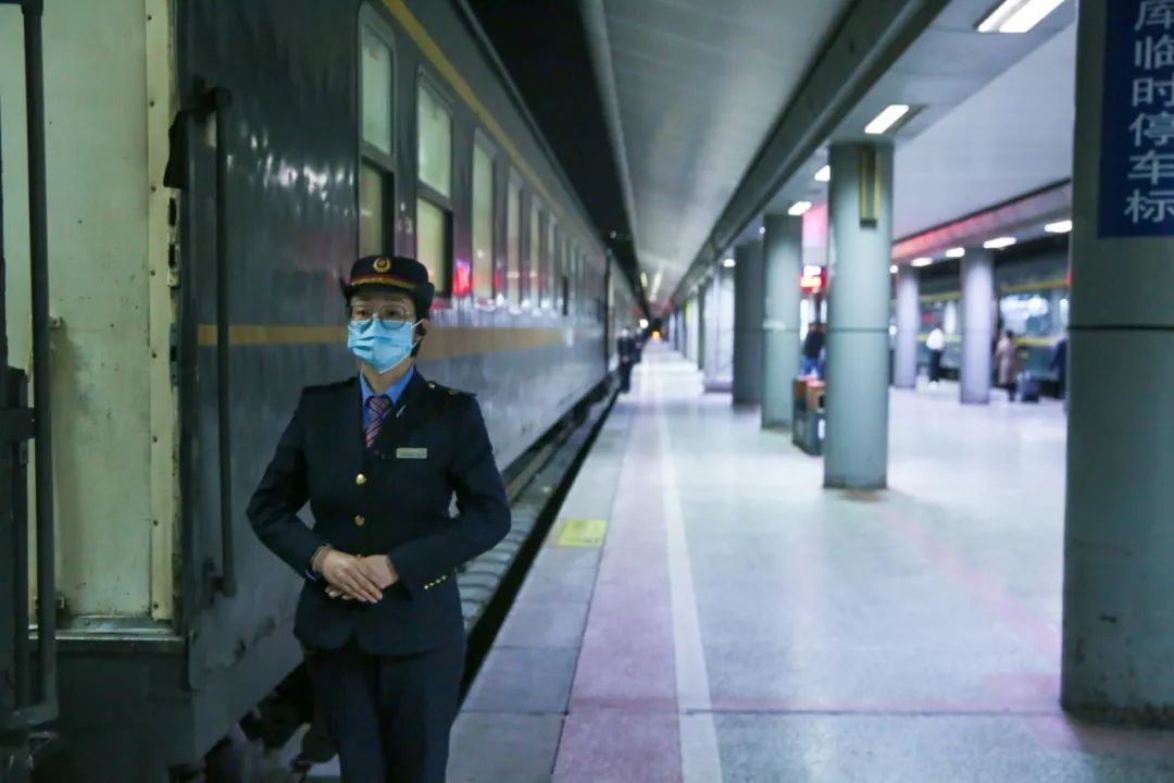 环西部火车游丨甘肃首趟"港珠澳"旅游专列开行