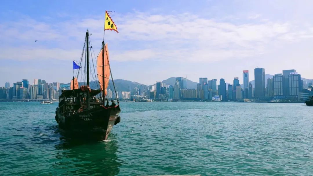 环西部火车游丨甘肃首趟"港珠澳"旅游专列开行