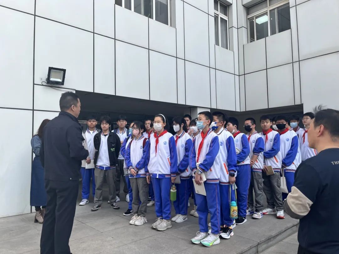 与法同行 守护少年的你——河北区法院司法警察大队组织木斋中学师生