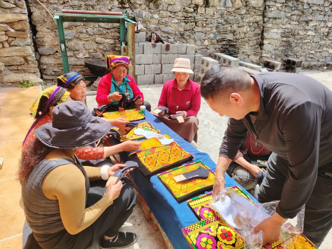 【乡村振兴 巾帼行动】黑水县妇女居家灵活就业培训圆满结束