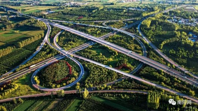 机场,宁西铁路客运通车,被交通运输部确定为国家级公路运输枢纽城市