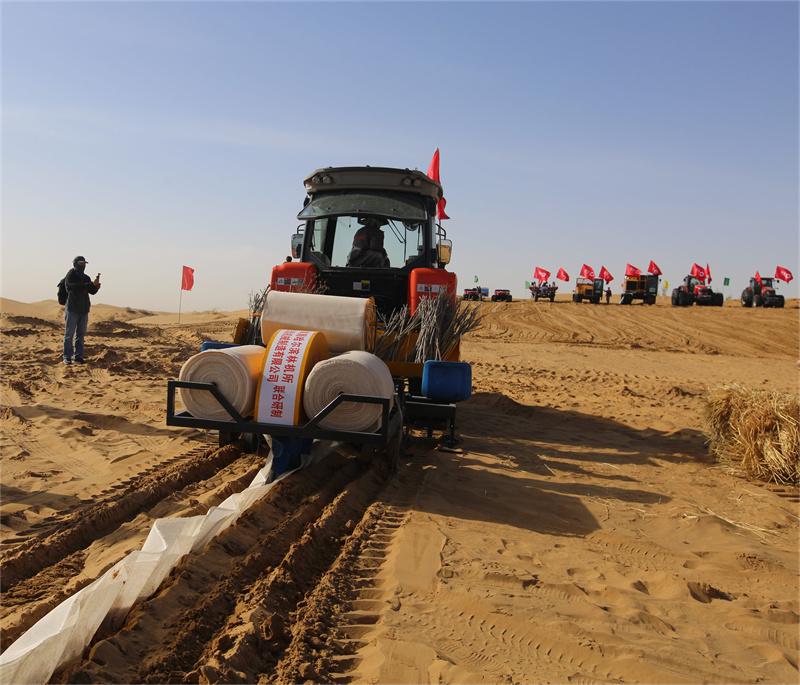 防沙治沙机械装备助力"三北"工程攻坚战