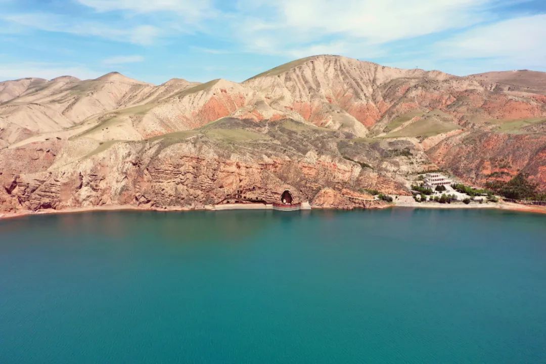 >>黄羊河水库之滨的"石窟鼻祖"——甘肃省武威市天梯山石窟 新华社