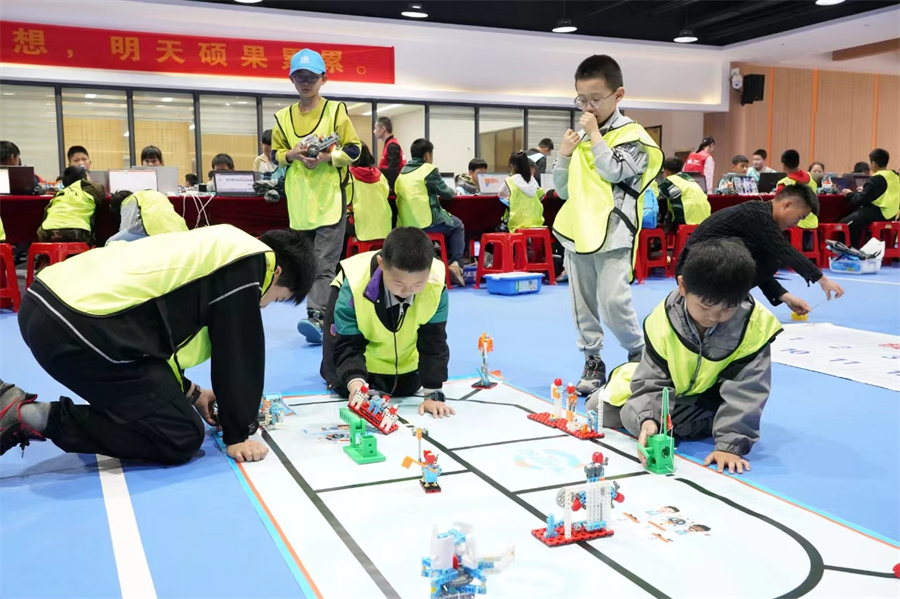 机器人竞赛点亮铜都青少年科创梦