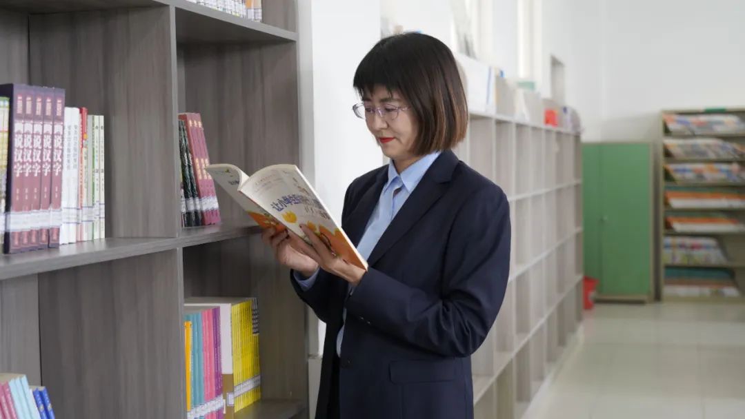 【46123世界读书日】春光美如斯,正是读书时