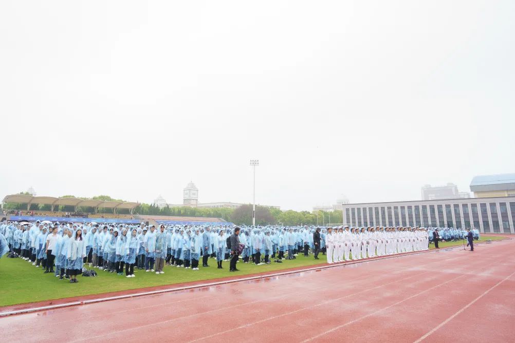 向海图强奋进一流——温医大千余师生同上一堂海军温州舰“大思政课”_澎湃 