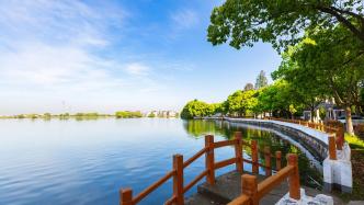 把村莊建在公園里的楊文頭，簡直就是人間理想
