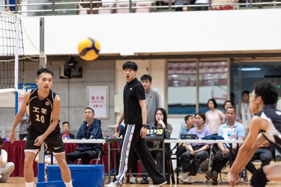 2024"狮子山杯"排球赛收官,ta们捧杯