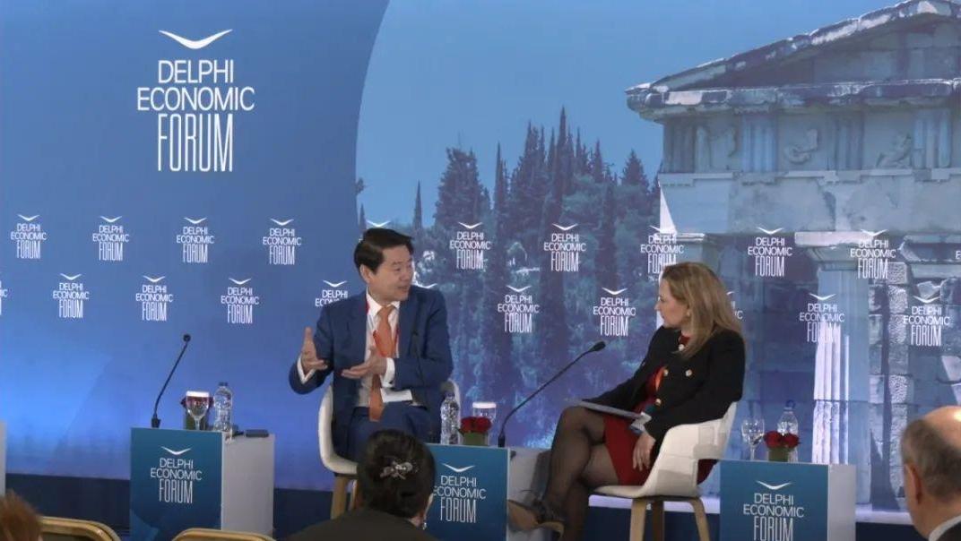 王辉耀与欧洲著名记者对话：中国在多元世界中能发挥哪些作用